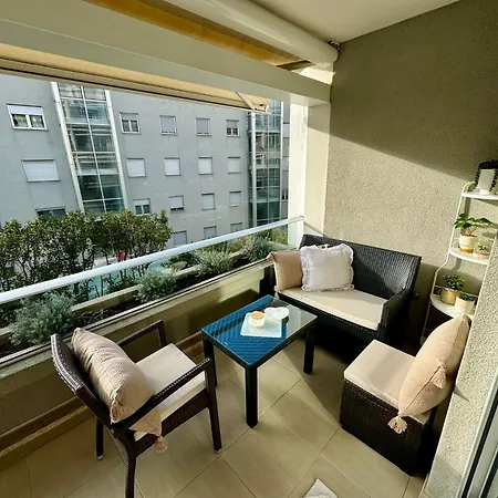 Cecilia Apartment, Private Parking Included Apartmán