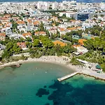 Apartment Cecilia Apartment, Private Parking Included *