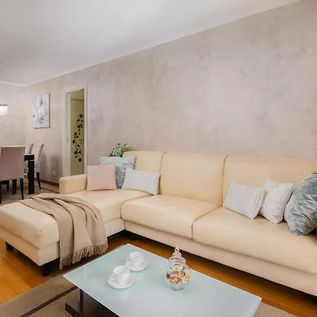 Апартаменти Cecilia Спліт