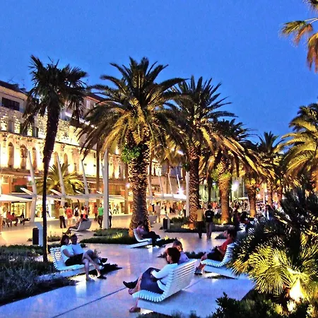 Cecilia Апартаменти Спліт