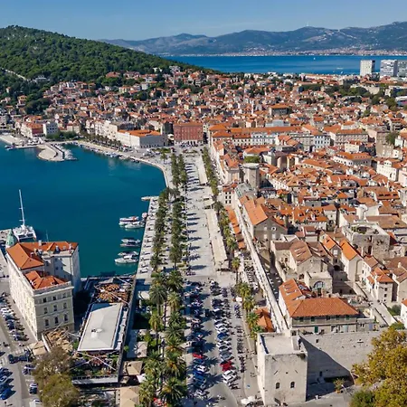 Cecilia Apartment, Private Parking Included Split