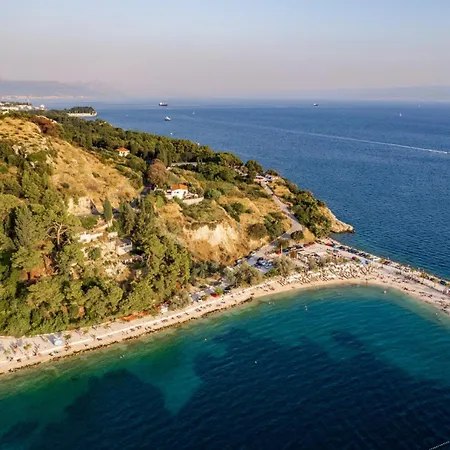 Apartment Cecilia Apartment, Private Parking Included