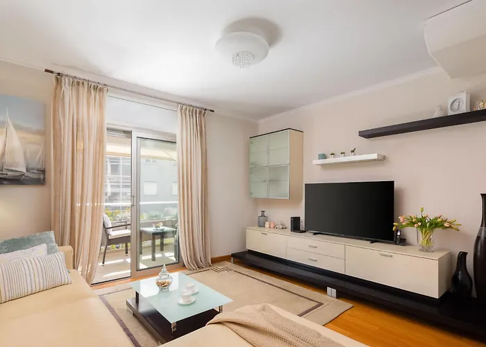 Cecilia Apartment, Private Parking Included