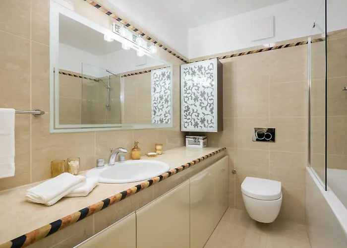 Apartment Cecilia Apartment, Private Parking Included Split