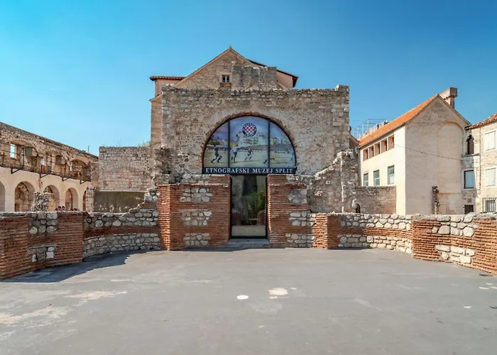 Cecilia Apartment, Private Parking Included