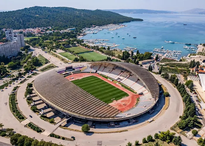 Apartment Cecilia Apartment, Private Parking Included