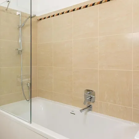 Cecilia Apartment, Private Parking Included Σπλιτ